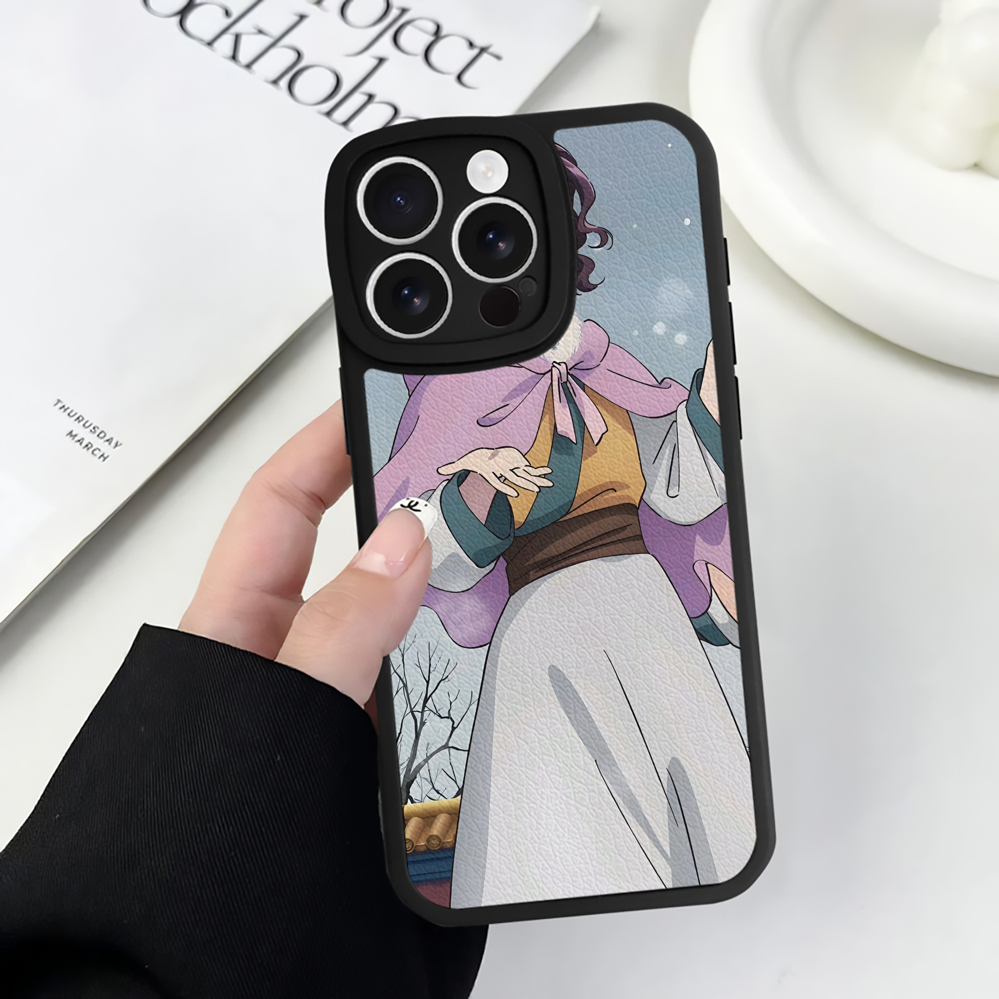 薬屋のひとりごと The Apothecary Diaries 【iPhone 16シリーズ対応】シリコンスマホケース（レザー調） 材質：シリコン